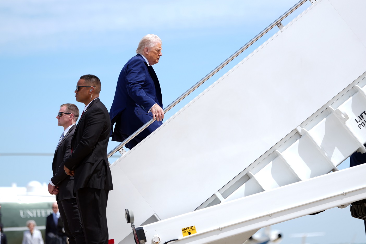 Only stupid people reject gifts, says Trump about $ 400 million jet from Qatar