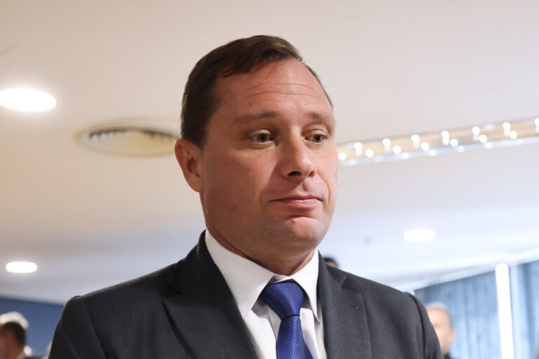 Meta confirms use of email from Mauro Cid in Instagram account that discussed denunciation
