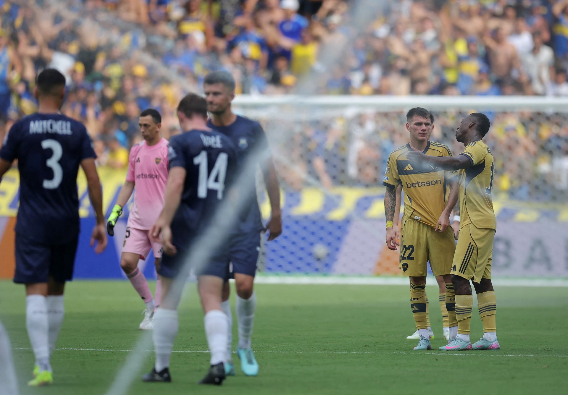 Extreme heat at the Club World Cup worries players and fans