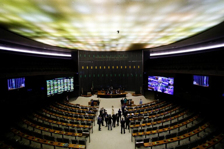 Lula government did not pay amendments from 347 parliamentarians until IOF project vote
