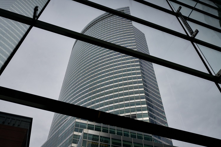 Wall Street regulatory rules begin to loosen while Fed proposes a new standard