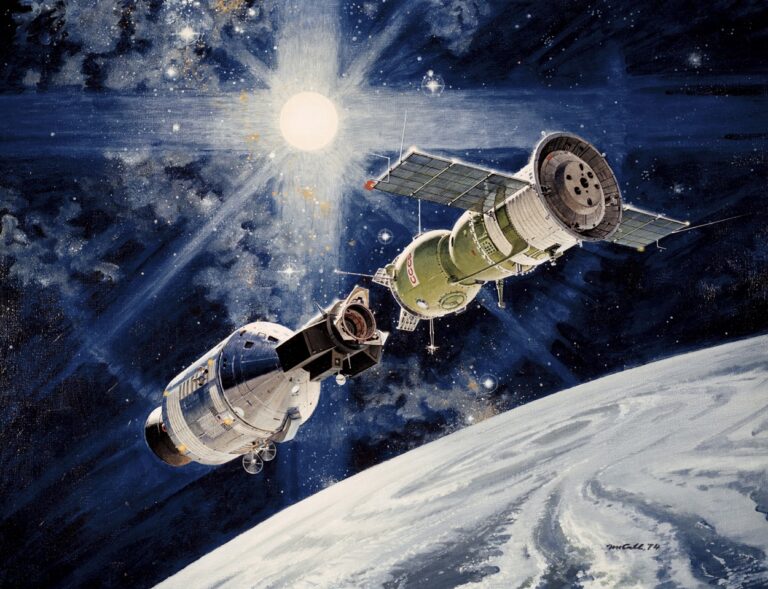 USA x USSR: A hand grip in orbit 50 years ago transformed the space race

