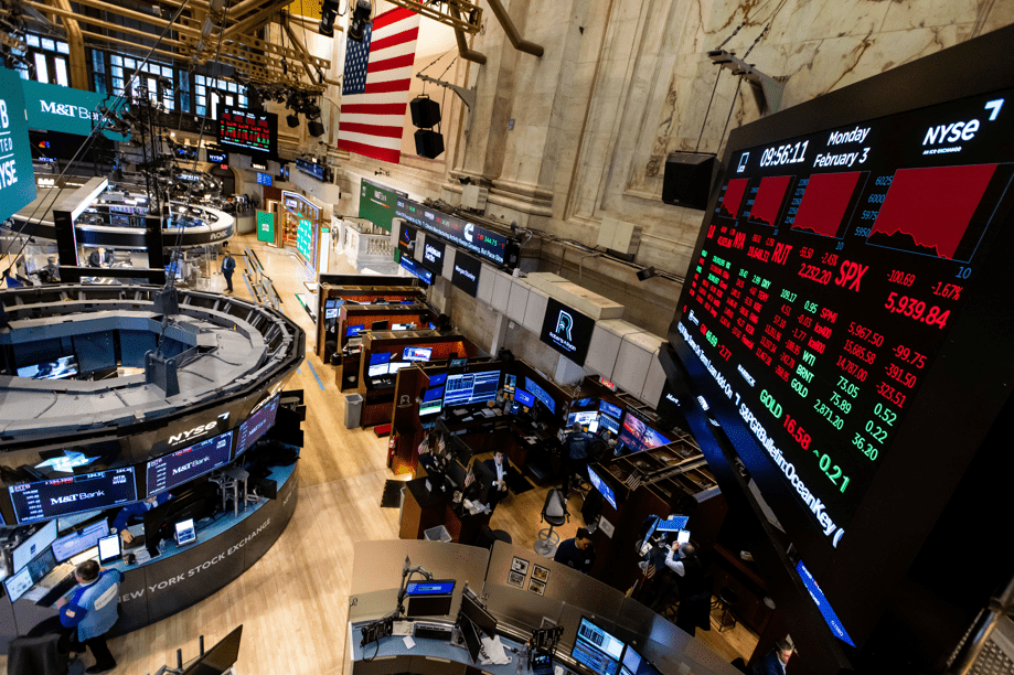 American future market falls amid Trump's global tariff