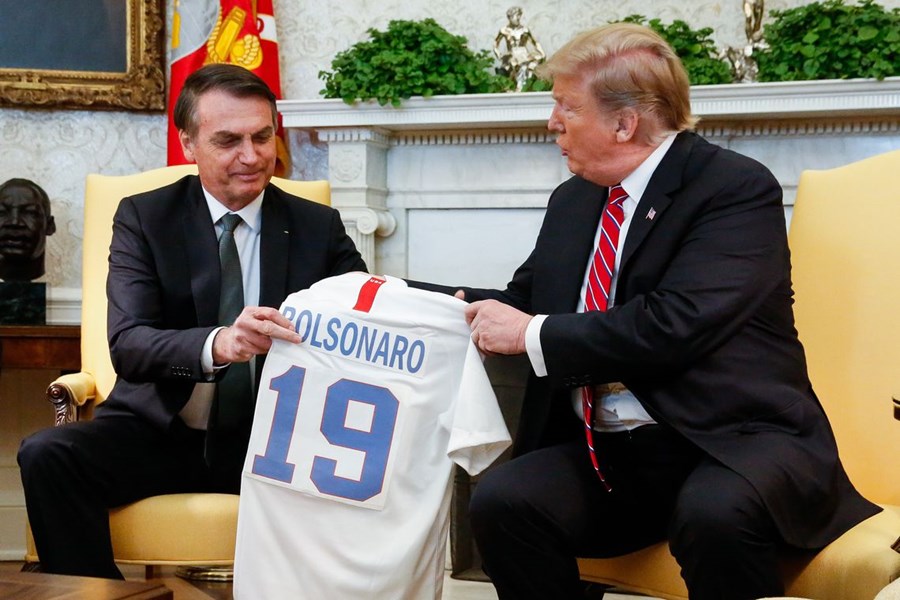 Bolsonaro says he has respect and admiration for the US after Trump's tariff