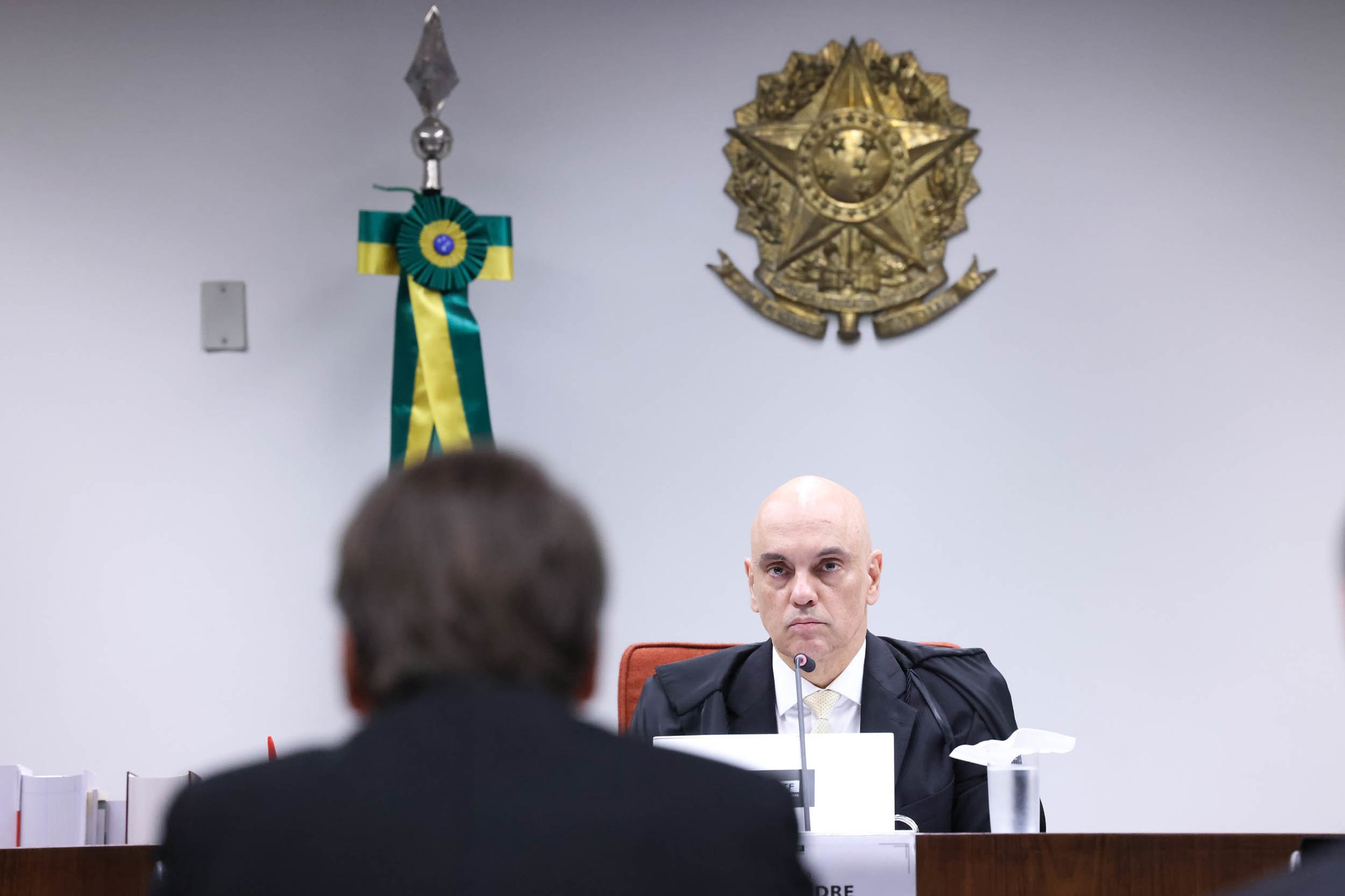 Moraes Veta Visit by Gustavo Gayer to Bolsonaro due to STF investigation