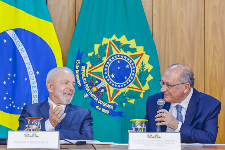 Lula will be meeting with Alckmin about measures to sectors affected by tariff
