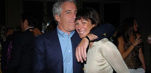 Wexner e Jeffrey Epstein (na foto, com sua parceira e sócia Ghislaine Maxwell) se conheceram em meados dos anos 1980 e se conectaram imediatamente, dizem aqueles que os frequentavam na época