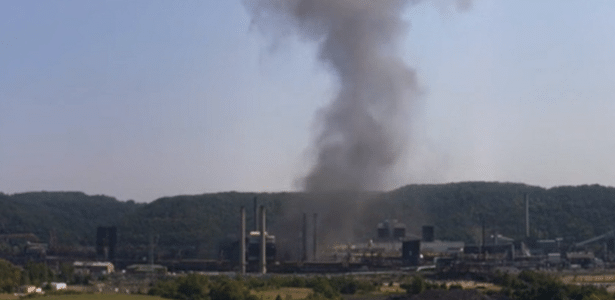 11.ago.2025 - Explosão em usina siderúrgica em Pittsburgh