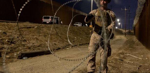 25.jan.2025 - Militar na fronteira dos EUA com o México