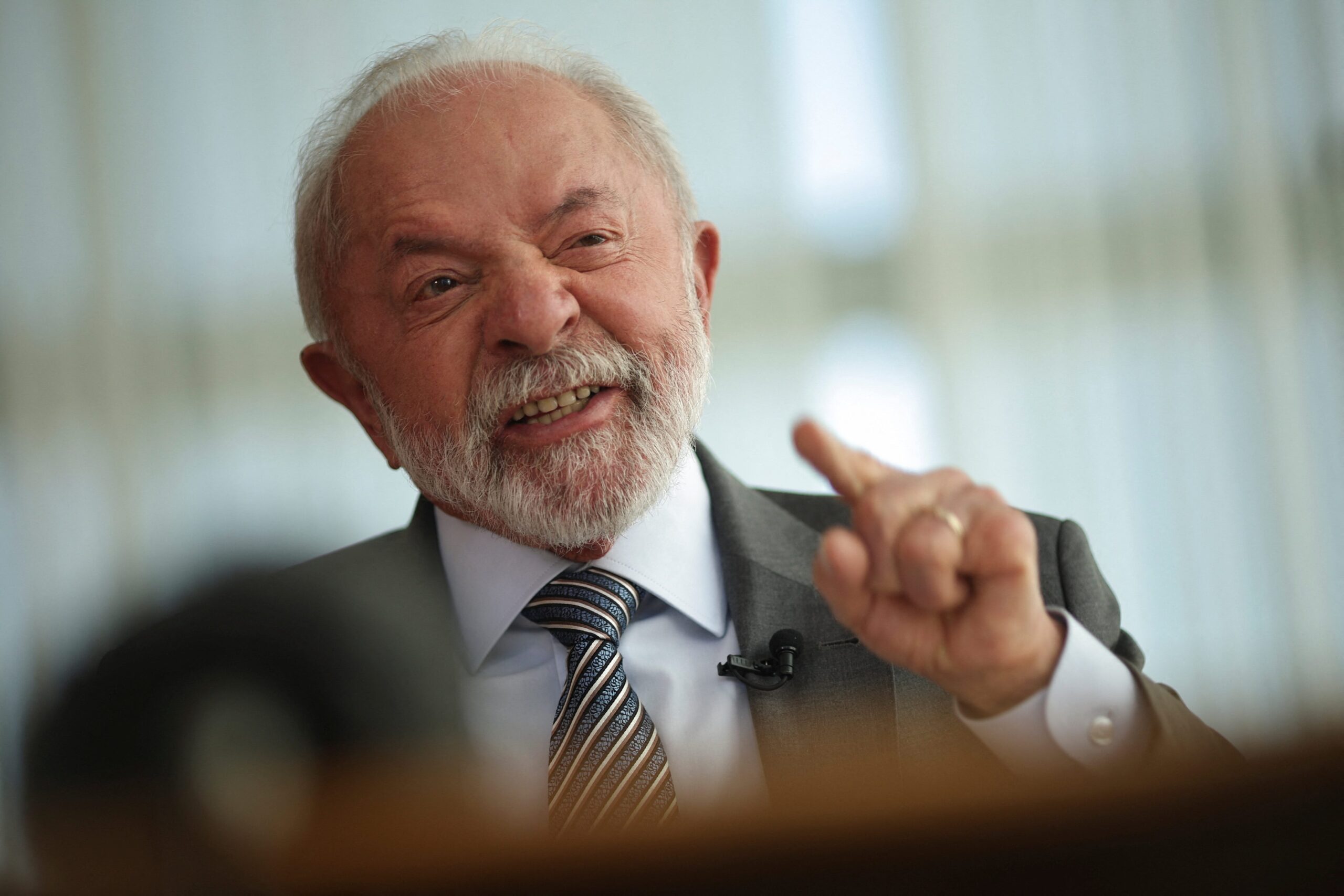 Lula defends the revocation of mandates of parliamentarians who occupied Congress tables