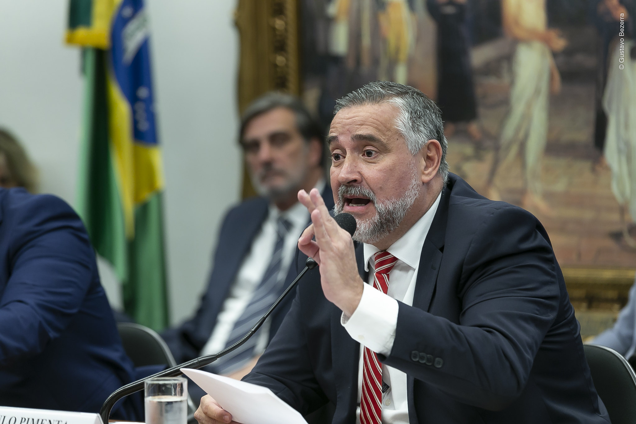 Public agents involved with INSS fraud are from the Bolsonaro government, says Pimenta