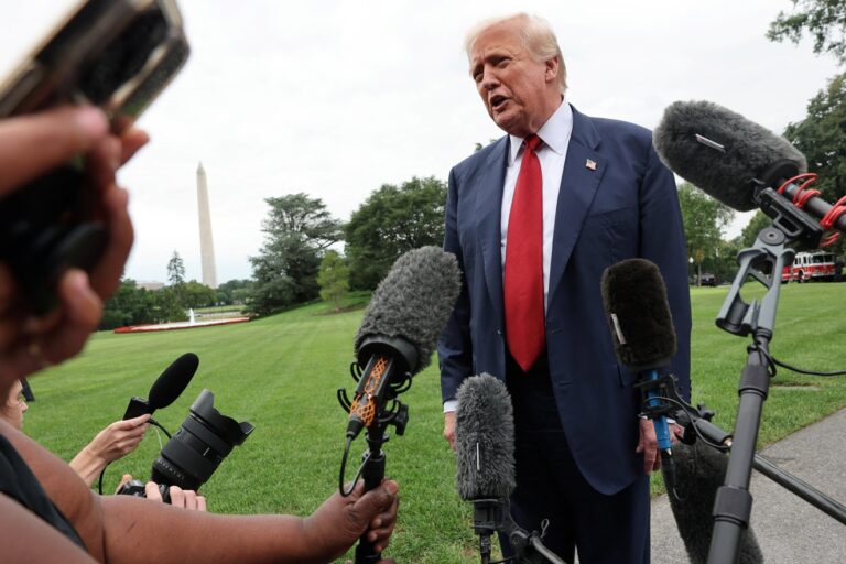 Trump says Lula can call him "the time he wants"
