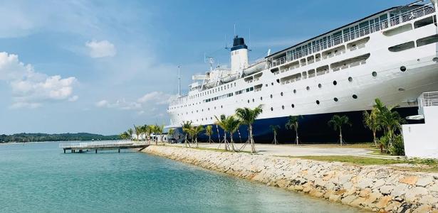 Os chalés do hotel custam entre 1,7 milhão e 3,8 milhões de rupias indonésias (US$ 105 a US$ 235) por noite