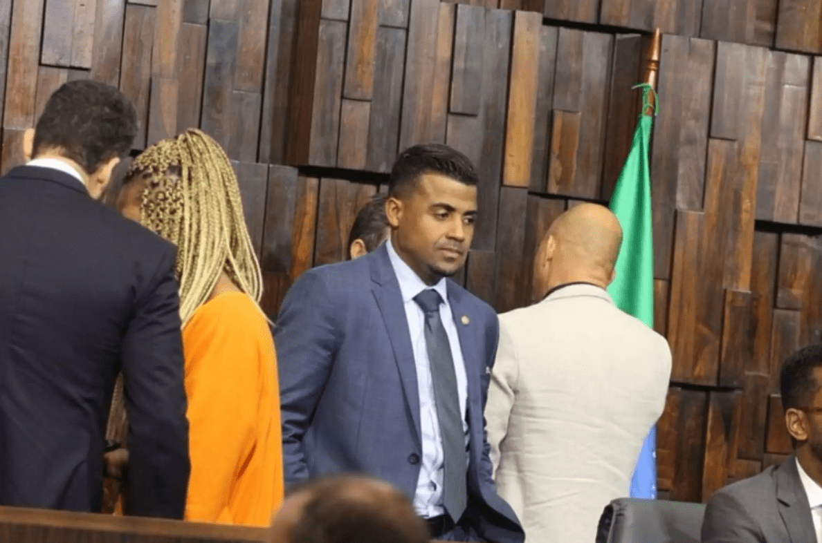 Th jeóias praised Pezão, head of the CV, after invitation to the trafficker party