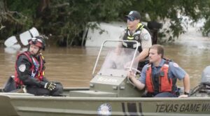 Rescuers at Texas floods