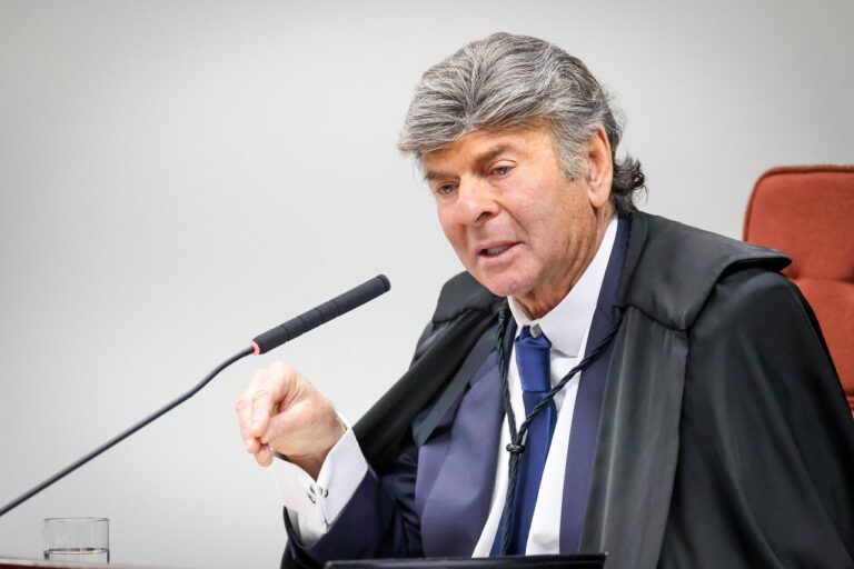 For Fux, accusation of qualified damage should be absorbed by more serious crimes
