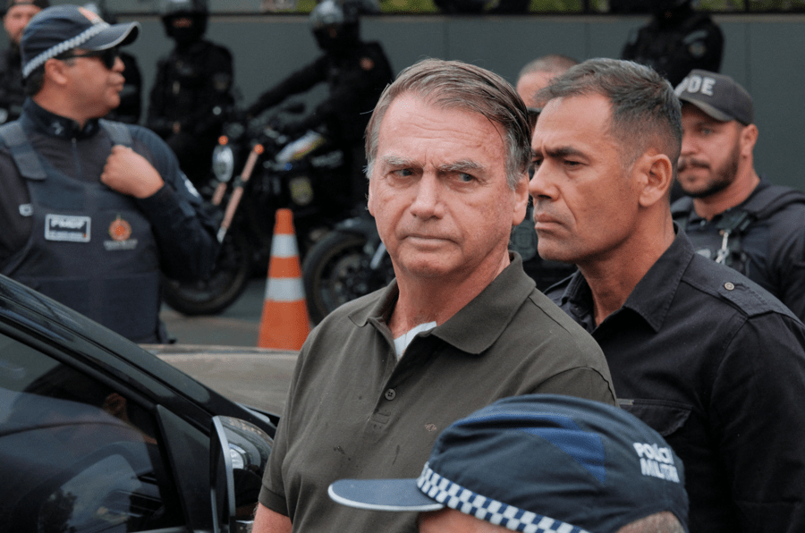 Bolsonaro Medical Bulletin points out anemia and residual pneumonia