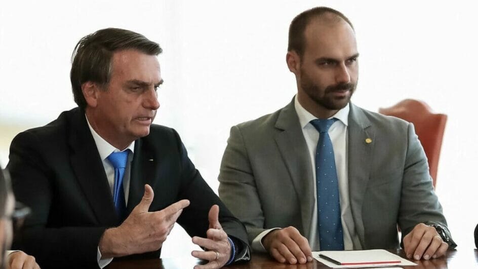 PGR should report Jair and Eduardo Bolsonaro to the STF for coercion, tells Jornal