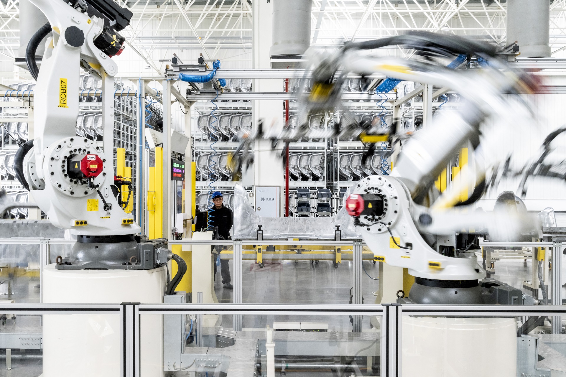 China hits 2 mi of industrial robots, more than in all other countries together