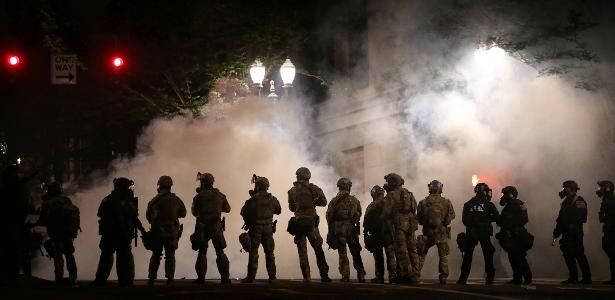 Forças federais ocupam Portland em 2020; Trump autorizou ontem nova ocupação da cidade