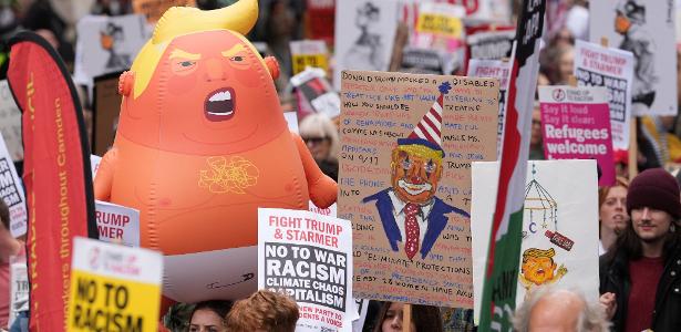 Manifestantes protestam nas ruas de Londres contra o presidente dos EUA, Donald Trump, que faz visita de Estado ao Reino Unido