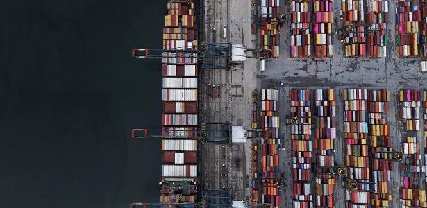 Balança comercial brasileira teve superávit mesmo com restrições ao mercado americano imposta pelo tarifaço de Trump