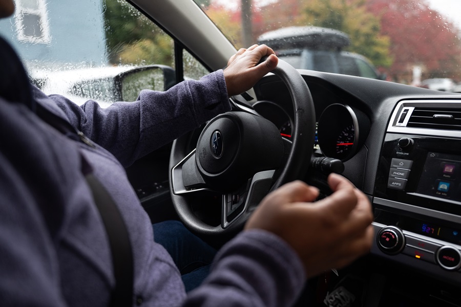 Americans struggle to pay car loans — and that's a very dangerous sign