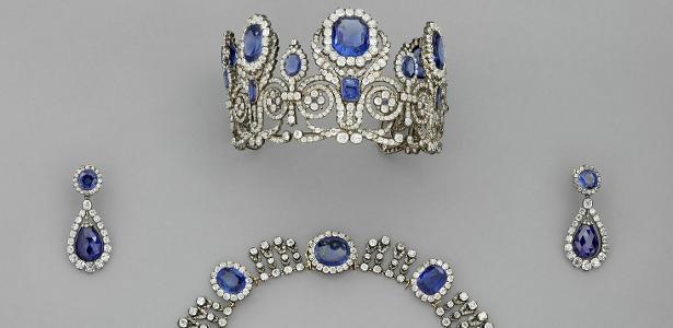 Conjunto roubado no Louvre