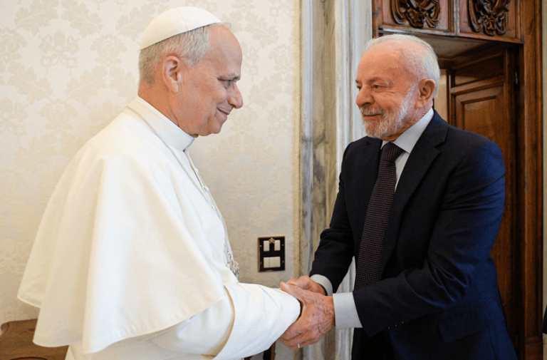 Lula meets with Pope Leo XIV at the Vatican and invites pontiff to COP30
