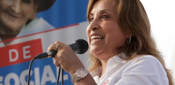 Dina Boluarte, presidente destituída do Peru, descartou pedir asilo