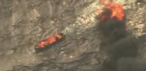 Captura de tela de ataque que, segundo o presidente Donald Turmp, atingiu barco no mar do Caribe carregando drogas