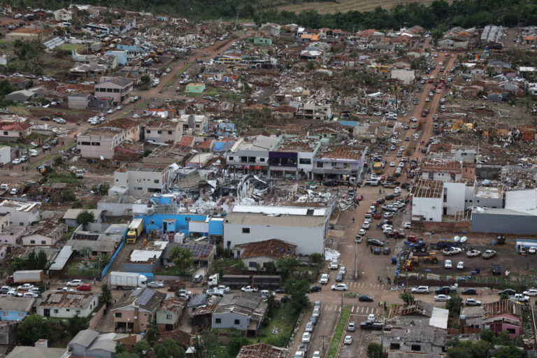 Lula expresses solidarity after tornado in Paraná and sends support team
