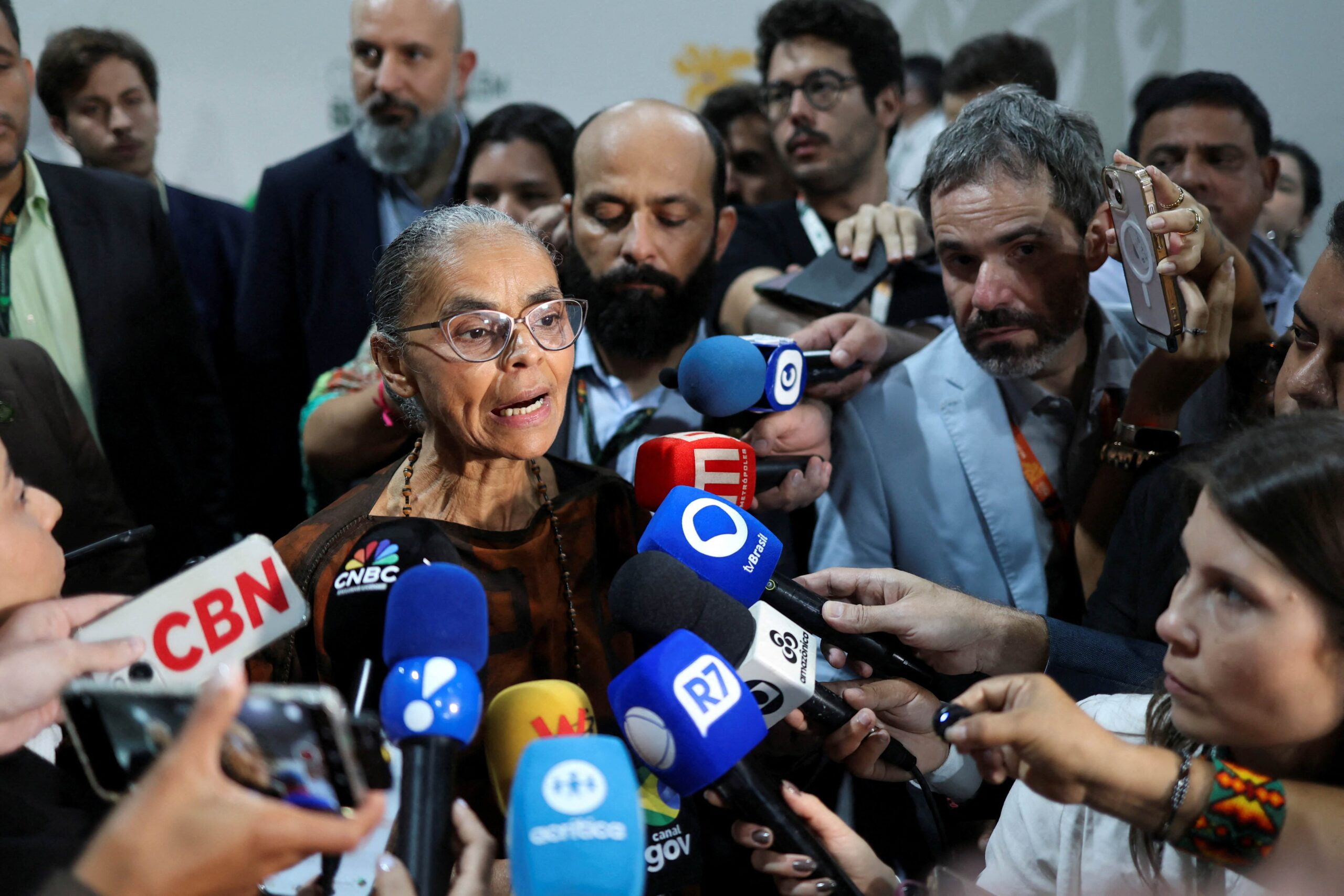 Marina Silva says that the Senate acts against global efforts against the climate