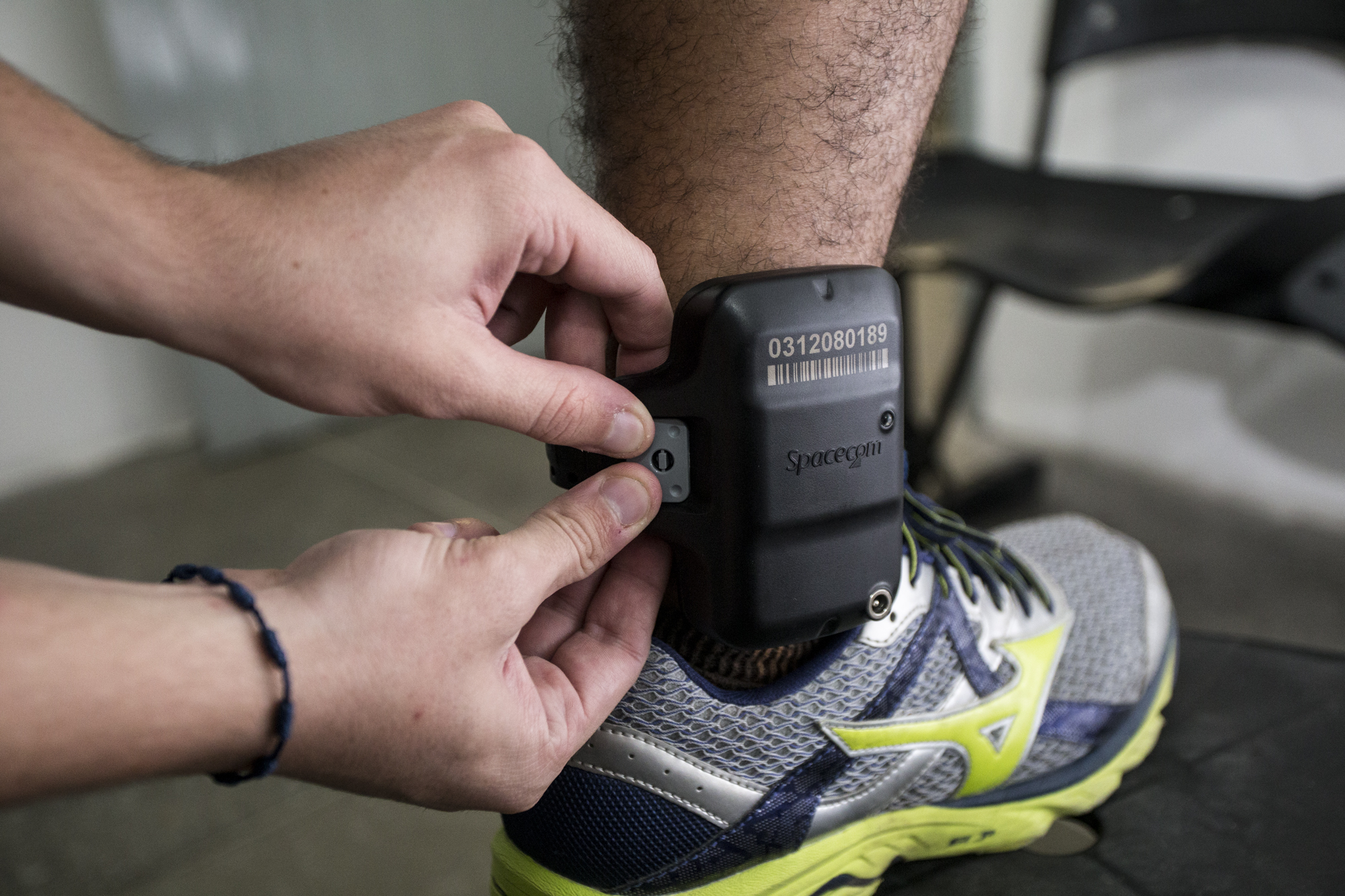 Bolsonaro: how an electronic ankle bracelet works and the types of alerts issued