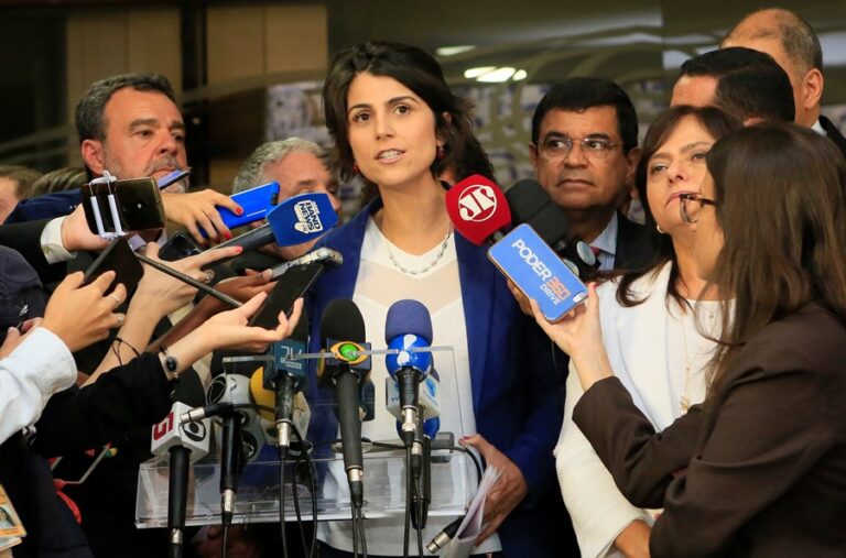 Manuela d'Ávila joins the PSOL and prepares to enter the race for the Senate in RS
