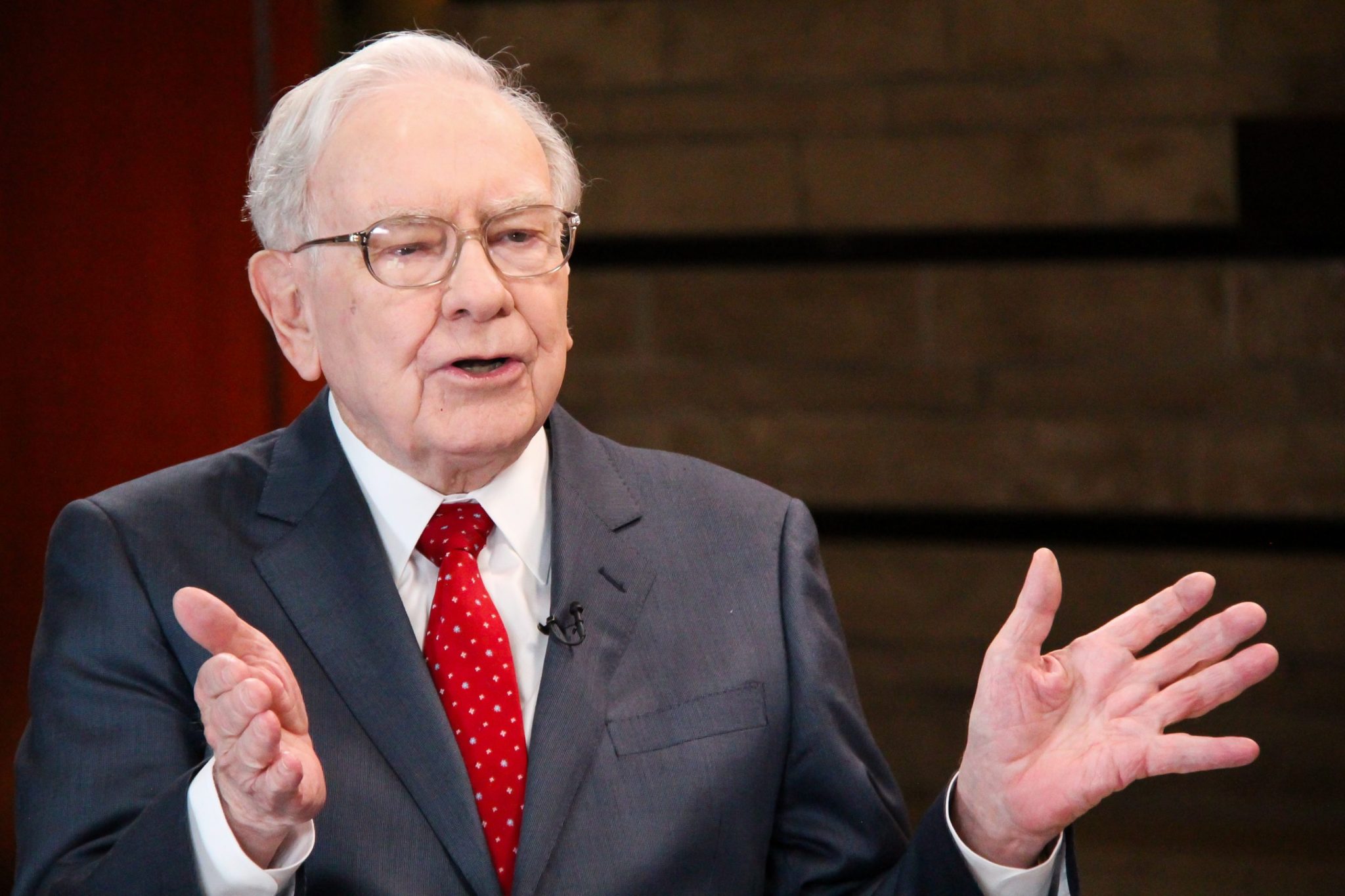 Billionaire Warren Buffett says accumulating wealth does not lead to greatness