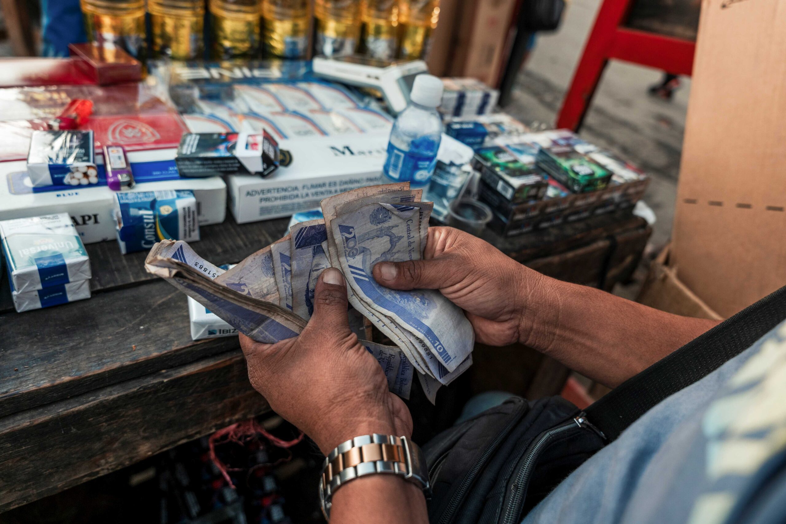 How Maduro uses cryptocurrencies in Venezuela to counter Trump's sanctions