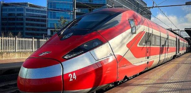 Trem de alta velocidade liga Roma a Milão