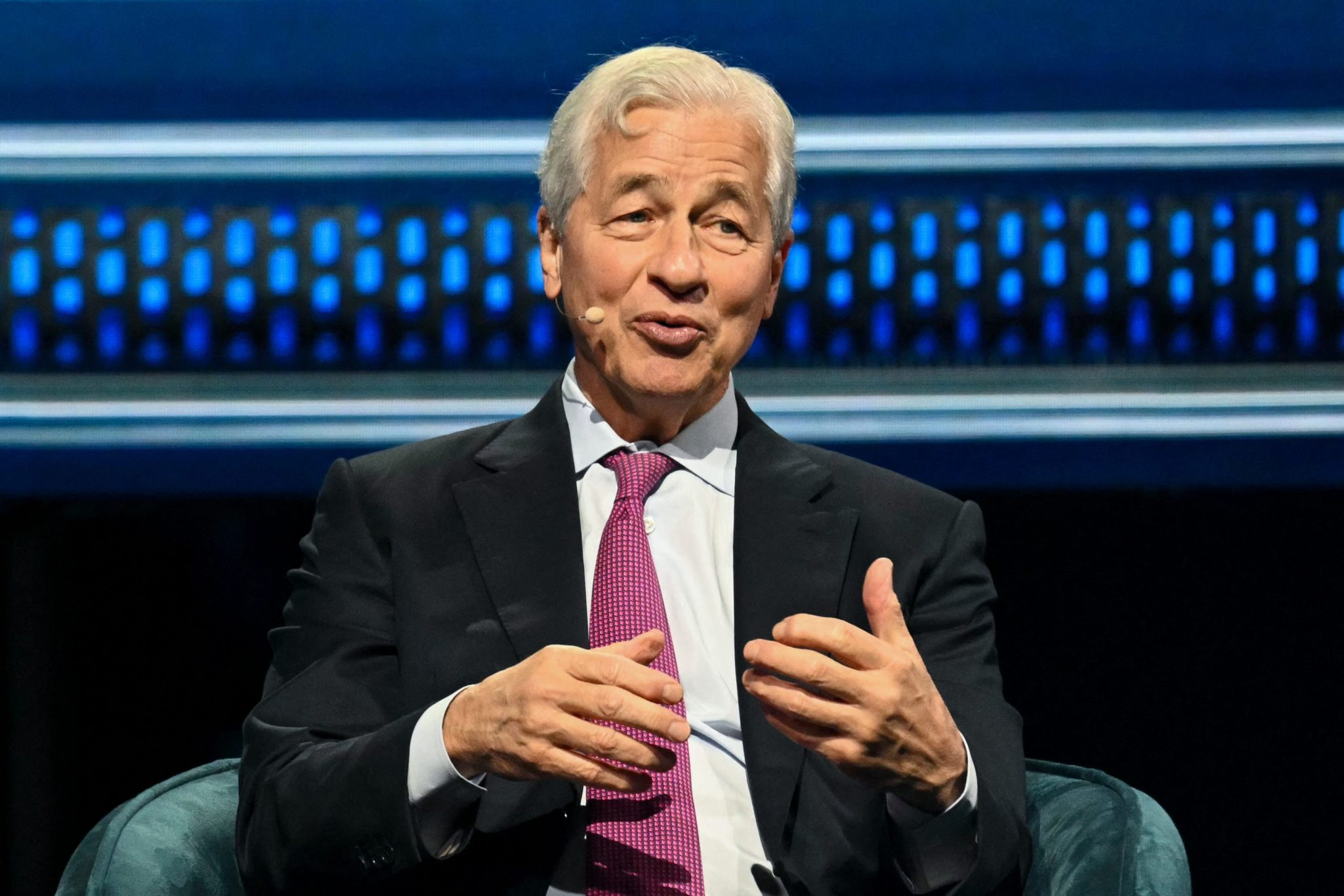 Working 3.5 days a week? JPMorgan CEO says it will be possible with AI