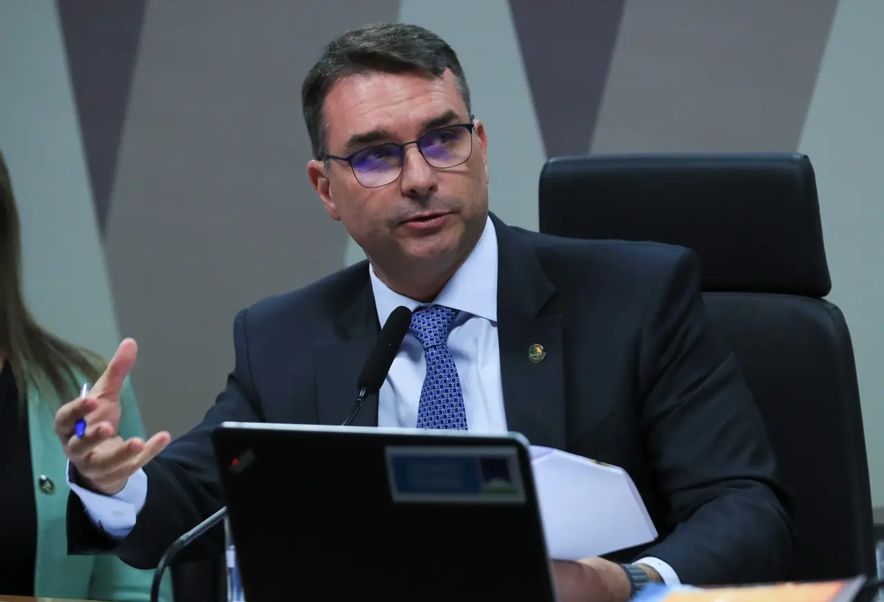Flávio Bolsonaro has the worst performance against Lula among right-wing names