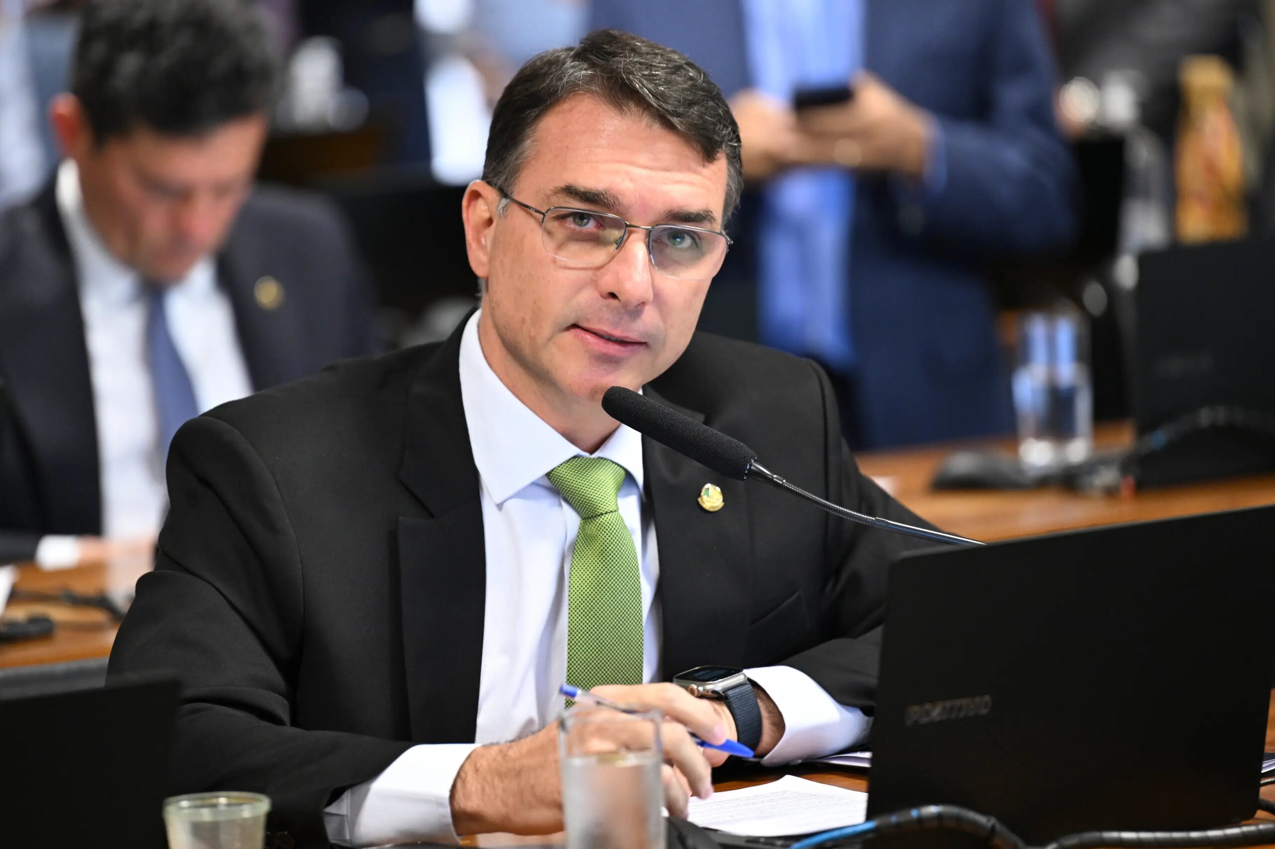 Flávio Bolsonaro celebrates approval of Dosimetry in the Senate: “heroic sacrifice”