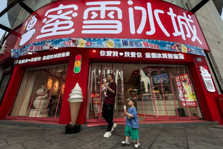 Rede Mixue Ice Cream & Tea tem 53 mil unidades (Foto: Cheng Xin/Getty Images/The New York Times Licensing Group)