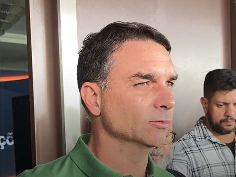 Flávio Bolsonaro says there is “a price” for withdrawing his candidacy and defends amnesty
