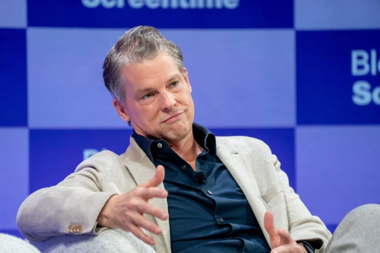 Netflix's bet on Warner isn't about Hollywood, it's about Google, says analyst
