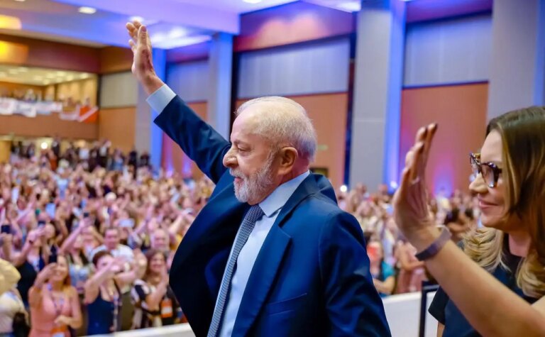 PT launches booklet with guidelines for influencers and pro-Lula digital activism
