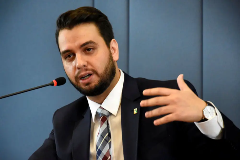 STF orders house arrest of Filipe Martins, former advisor to Bolsonaro
