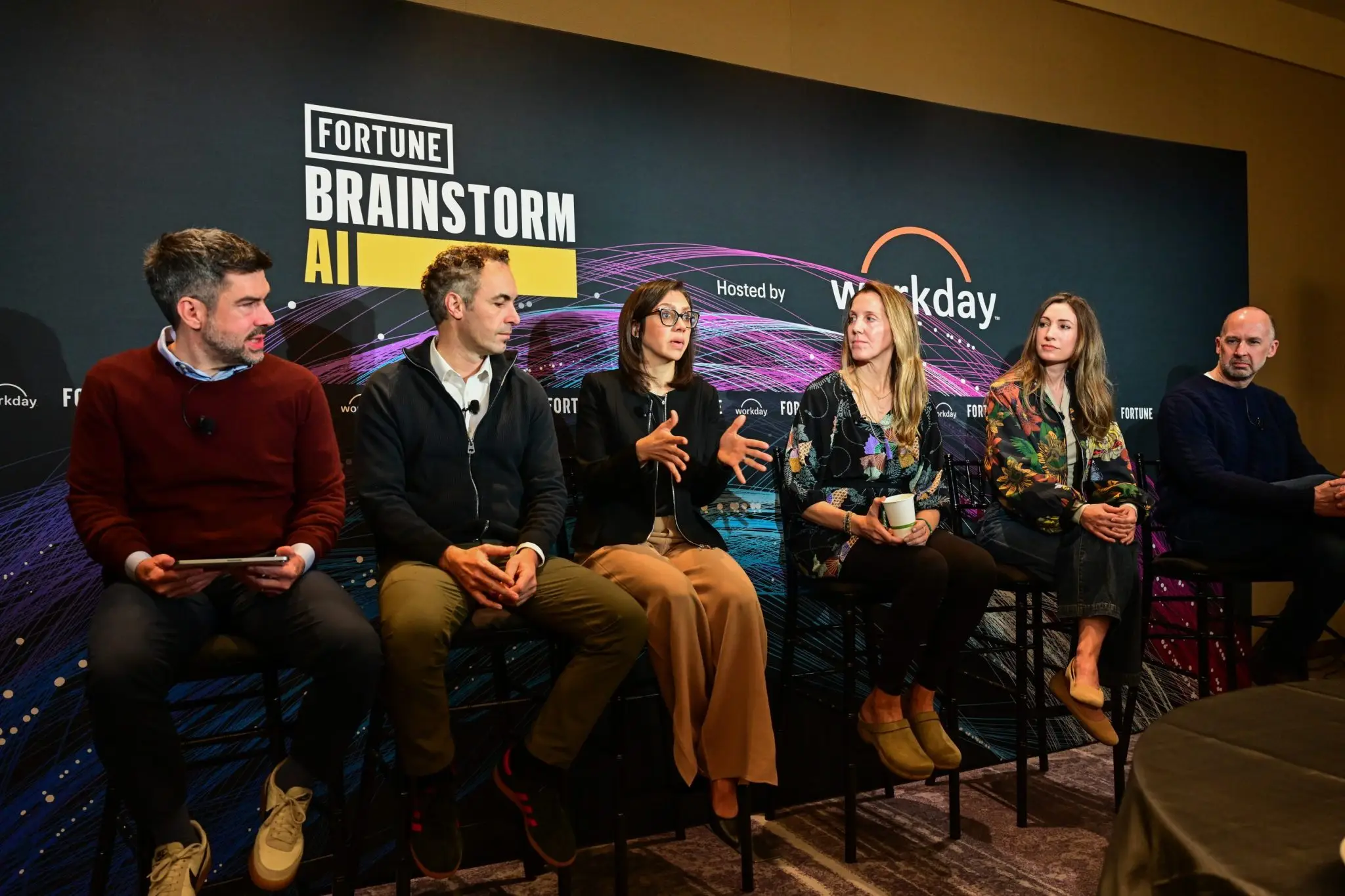 Líderes dizem que a IA deveria lidar com tarefas repetitivas e então os gerentes humanos poderiam se conectar mais com suas equipes (Foto: Fortune)