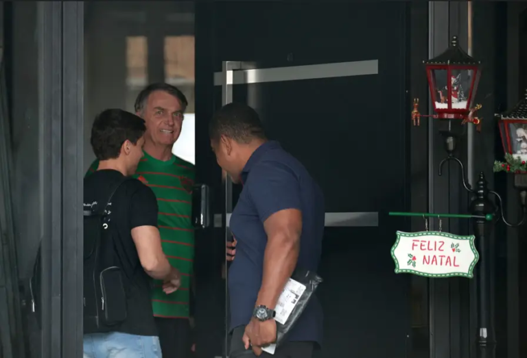 PF turns off air conditioning at night after Bolsonaro complains about noise in prison
