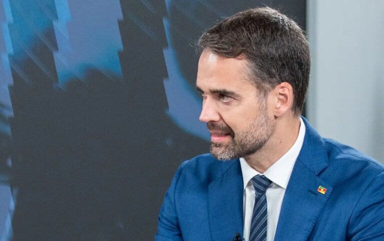 “Is this the love that conquered fear?”, reacts Leite when he is booed at an event with Lula
