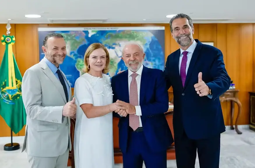 Gleisi will leave Lula's political articulation to run for Senate in Paraná